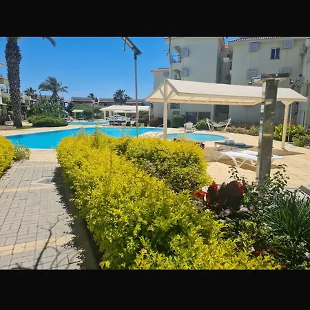 Sunrise Club Coastal Apt- Seaside & Pool Apartman *