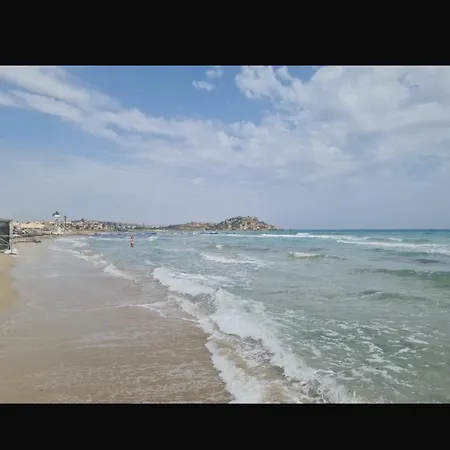 Sunrise Club Coastal Apt- Seaside & Pool Apartman